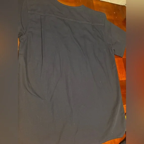 NWT Set of 2  Men's Classic Fit Ripstop Bi-Swing Chest Pocket V-Neck Scrub Tops - Picture 11 of 11